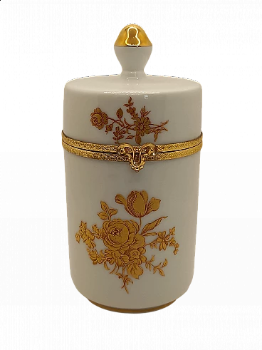 Limoges box with closure and floral decorations, 1950s