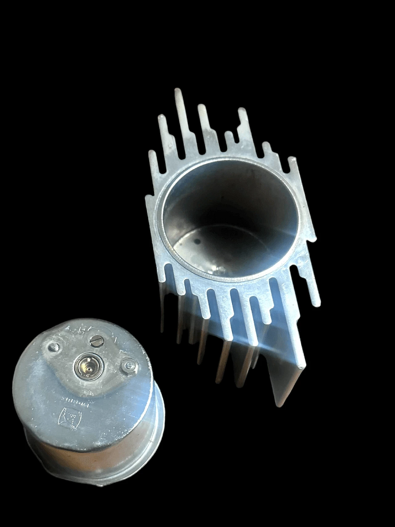 Aluminum table lighter by Sarome, 1970s 14