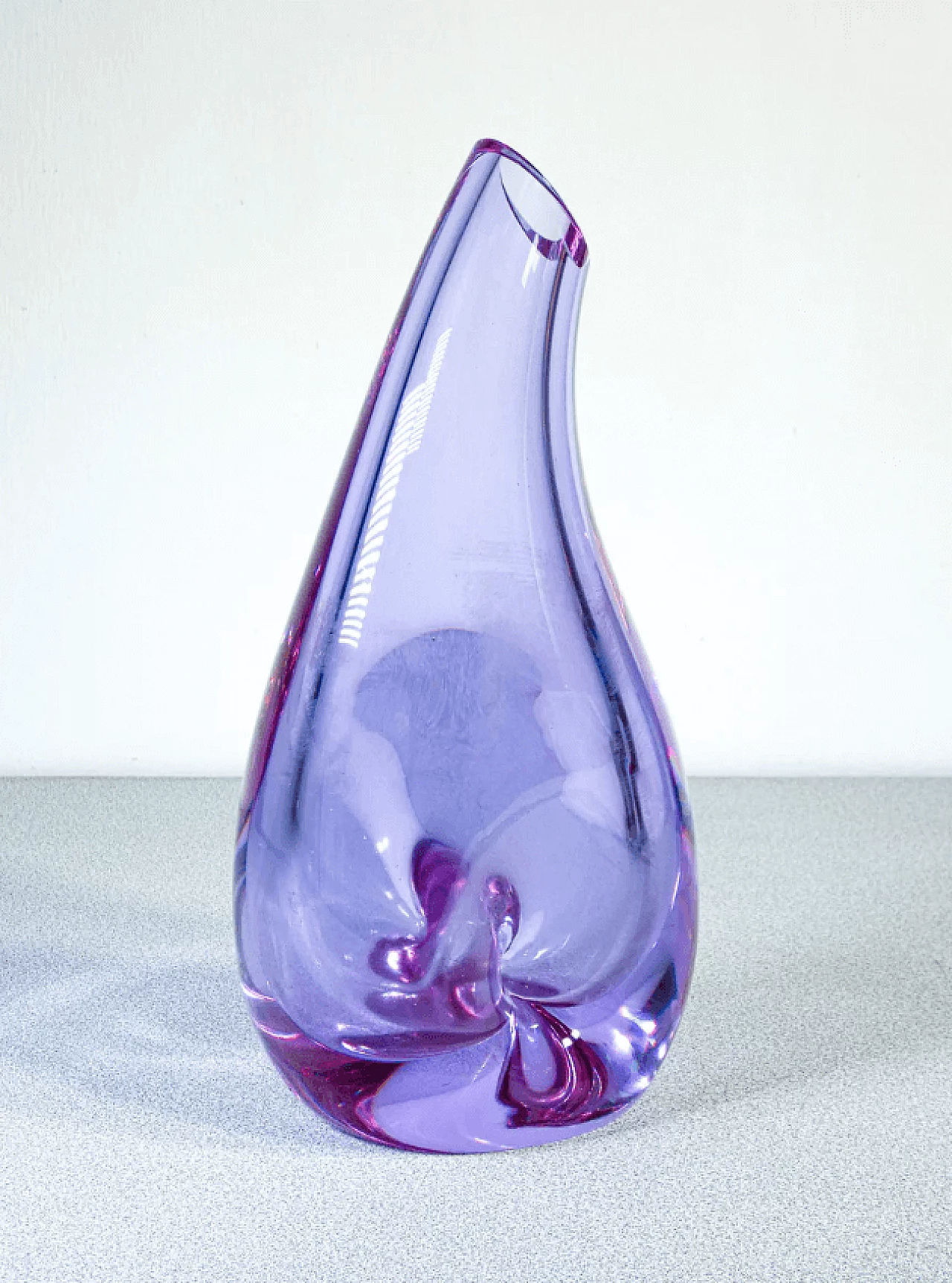 Vaso in vetro soffiato di Sevres, anni '80 2