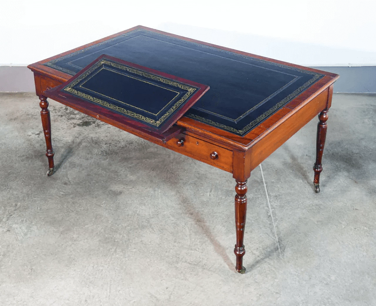 Victorian wood and leather desk, late 19th century 1