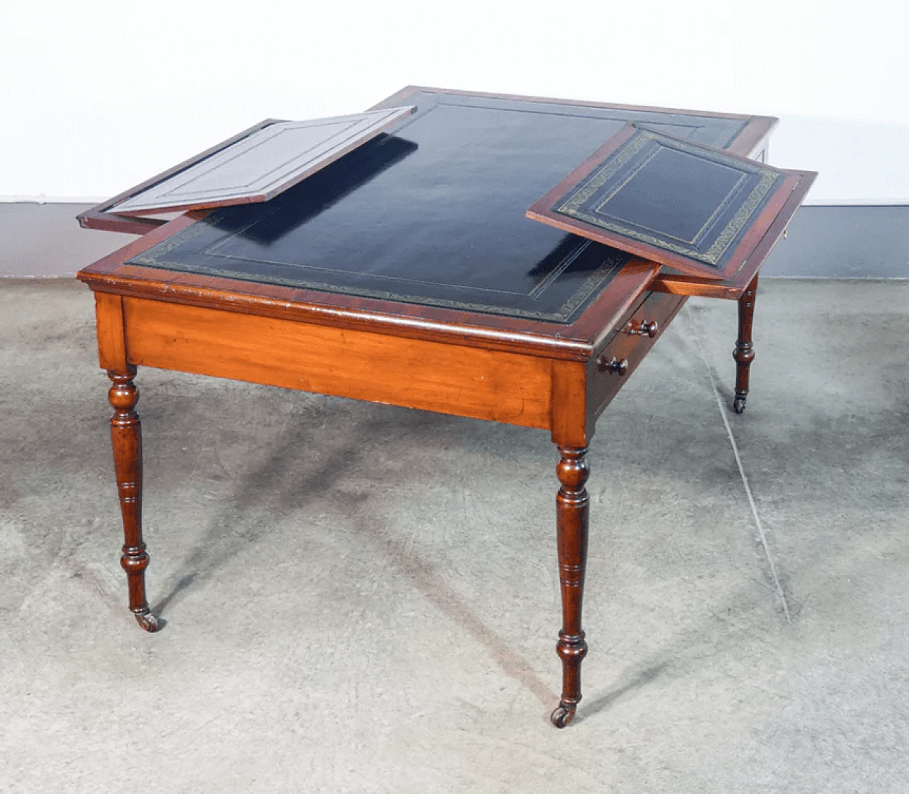 Victorian wood and leather desk, late 19th century 6