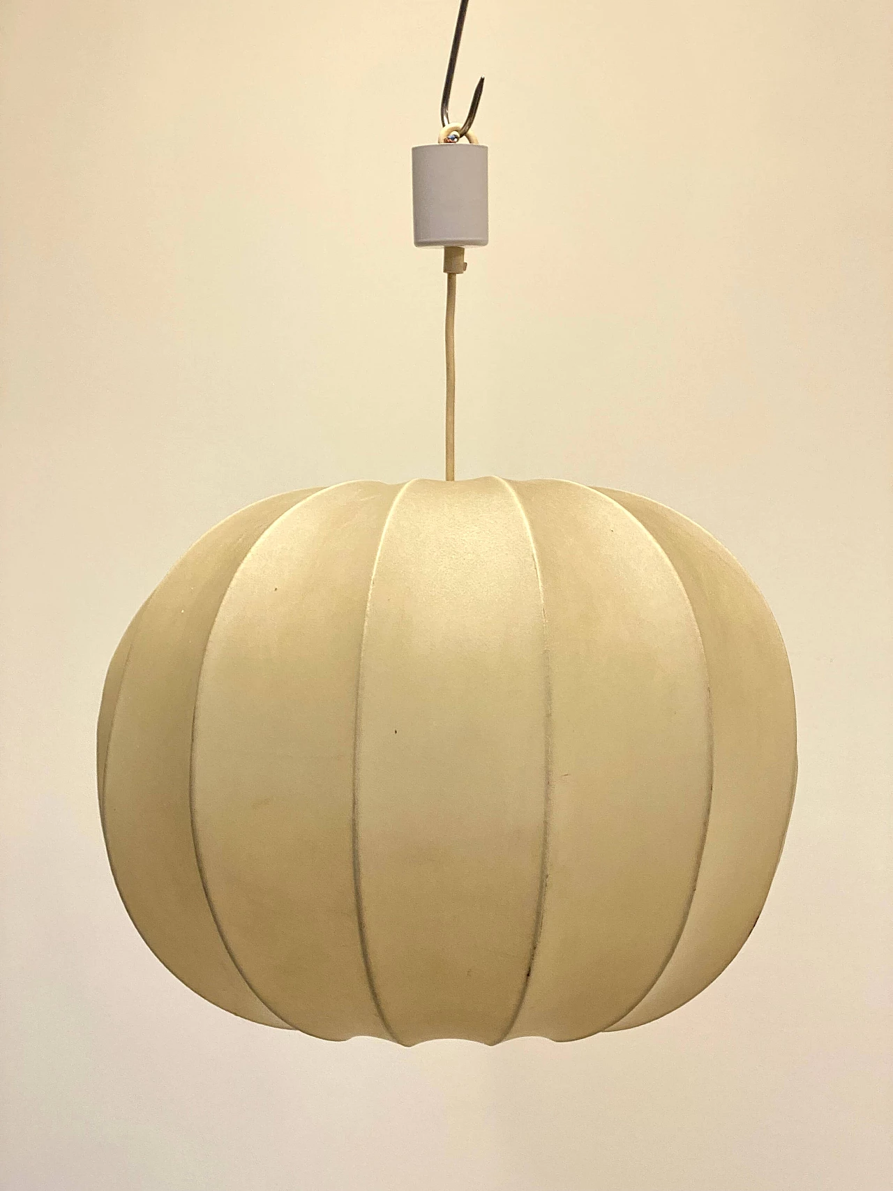 Cocoon hanging lamp, 1970s 7