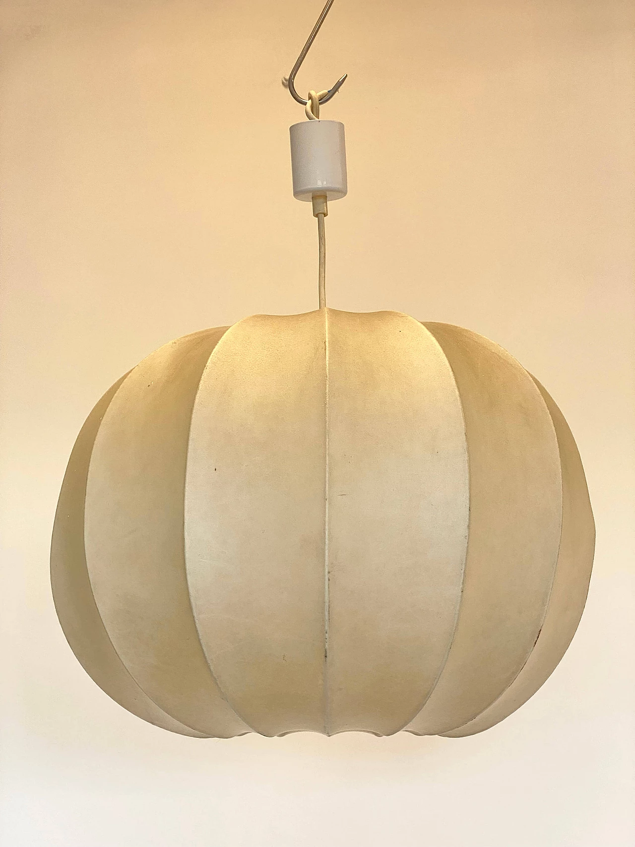 Cocoon hanging lamp, 1970s 11