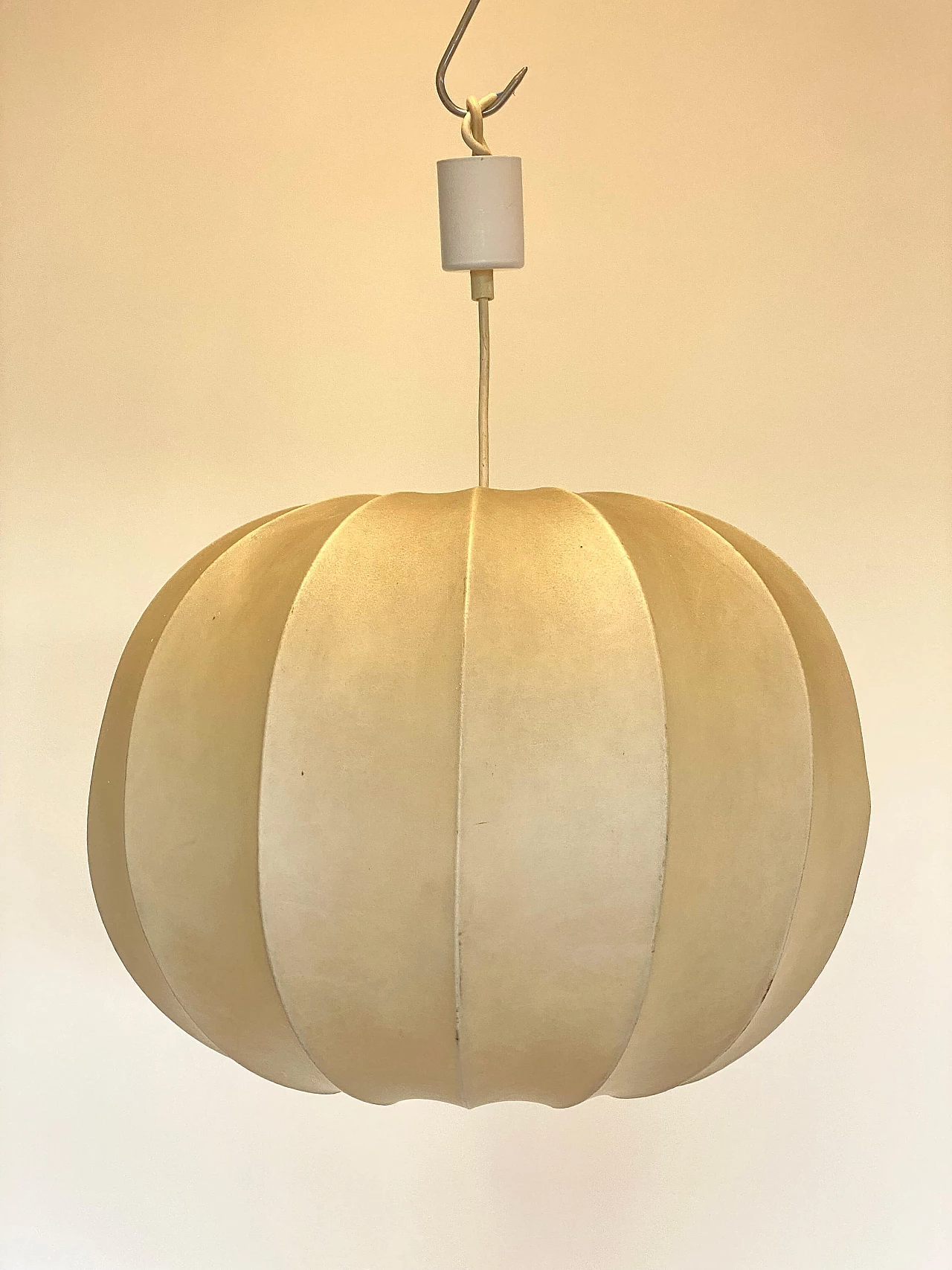 Cocoon hanging lamp, 1970s 13