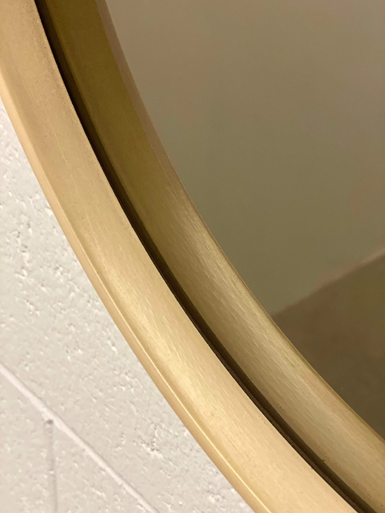 Specchio Space Age rotondo in legno laccato avorio, anni '60 1