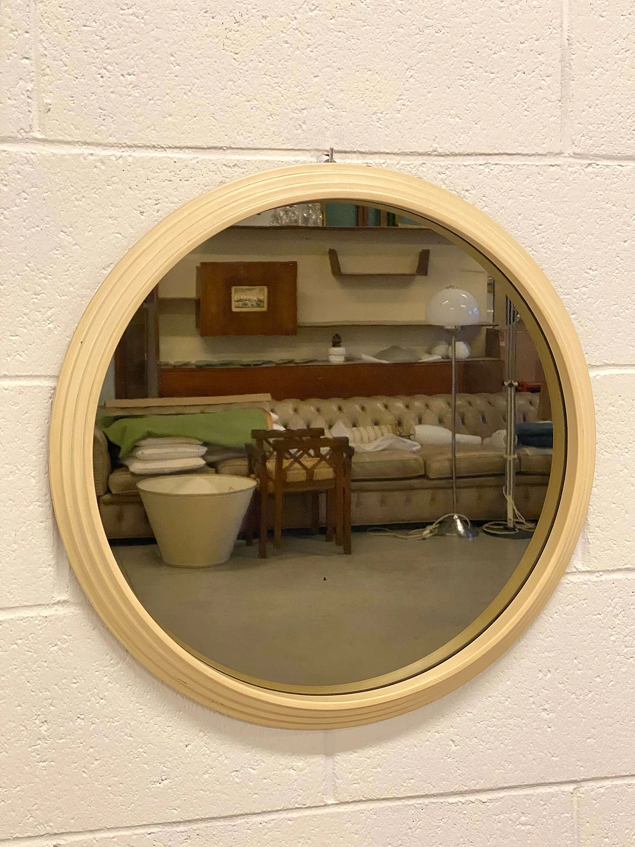 Space Age round ivory lacquered wood mirror, 1960s 6