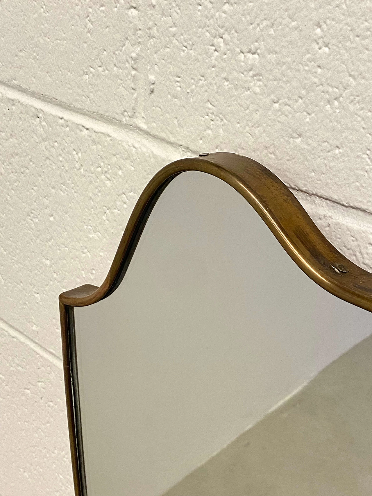 Mirror with shaped brass frame in the style of Gio Ponti, 1950s 3