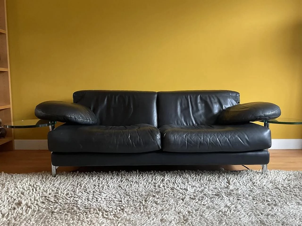 Black leather Arca sofa with pair of glass coffee tables by Paolo Piva for B&B Italia, 1980s 1