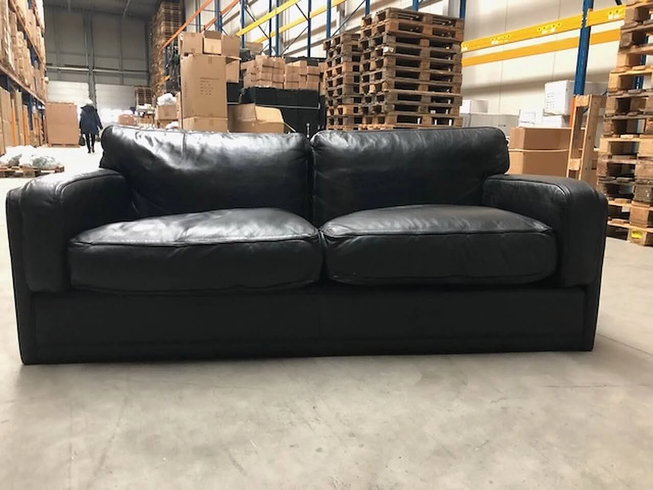 Coppia di divani Socrate in pelle nera di Poltrona Frau 3