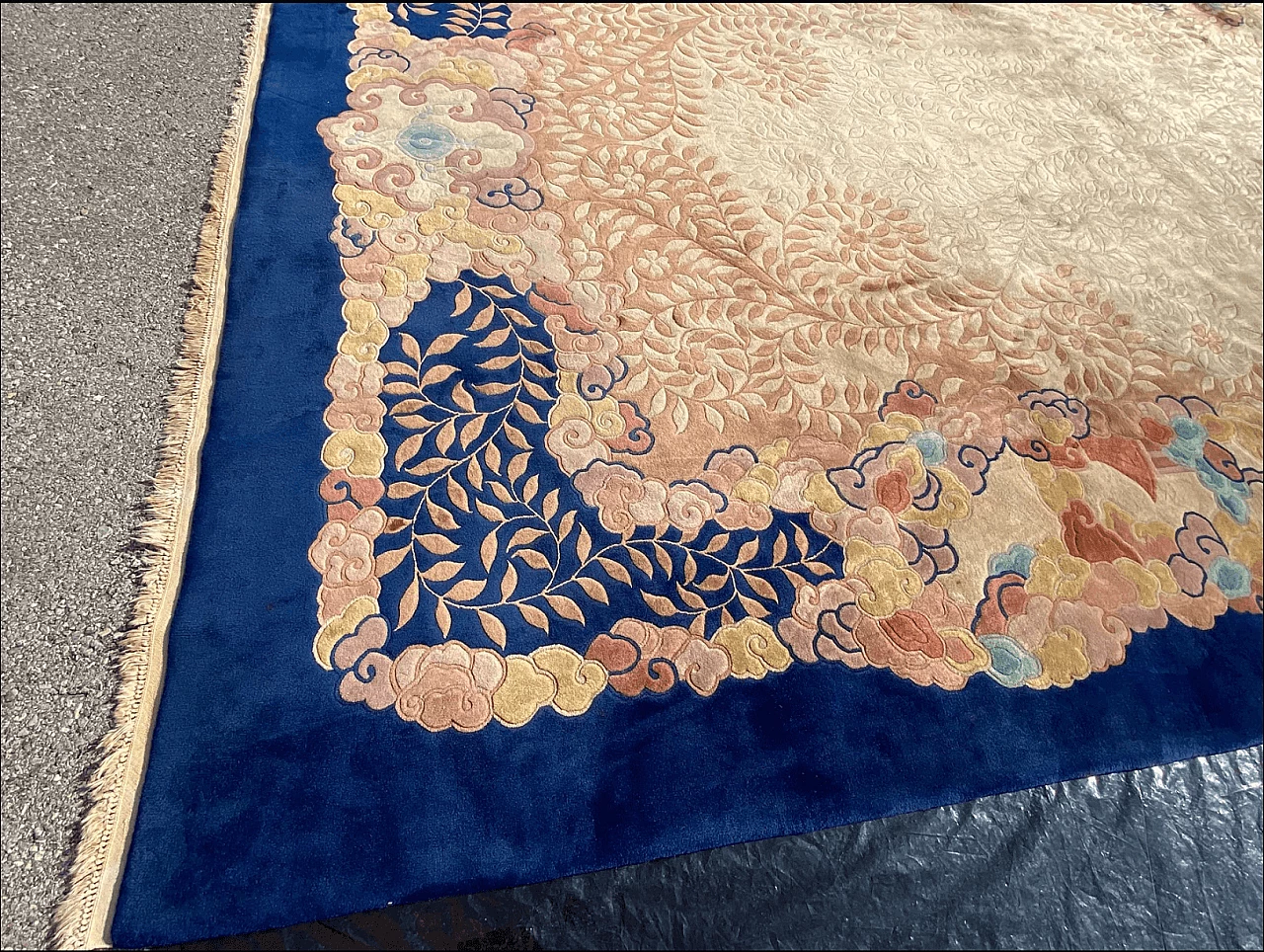 Tappeto cinese Art Déco floreale blu e avorio, anni '40 8