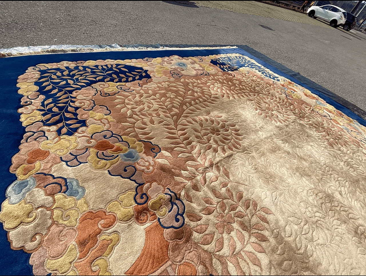 Tappeto cinese Art Déco floreale blu e avorio, anni '40 16