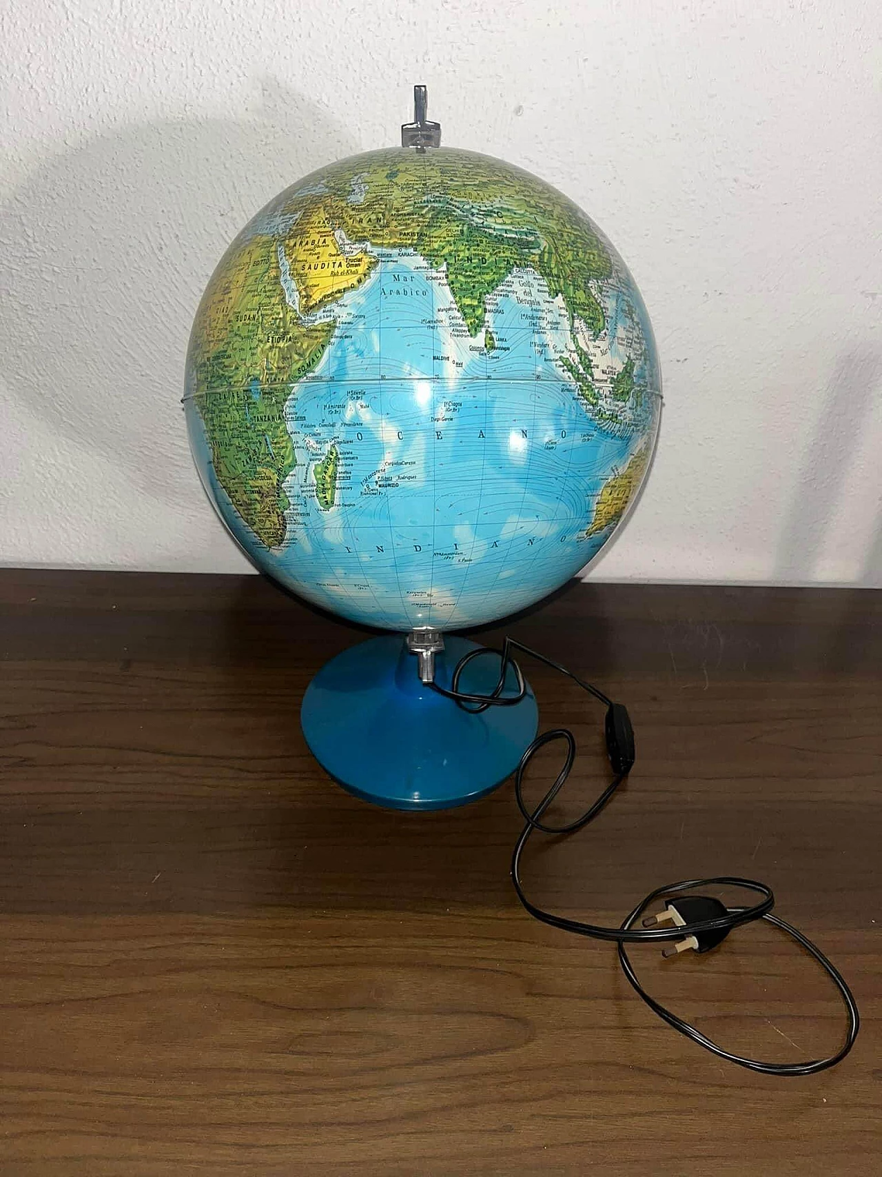 Lampada da tavolo a mappamondo, anni '70 6