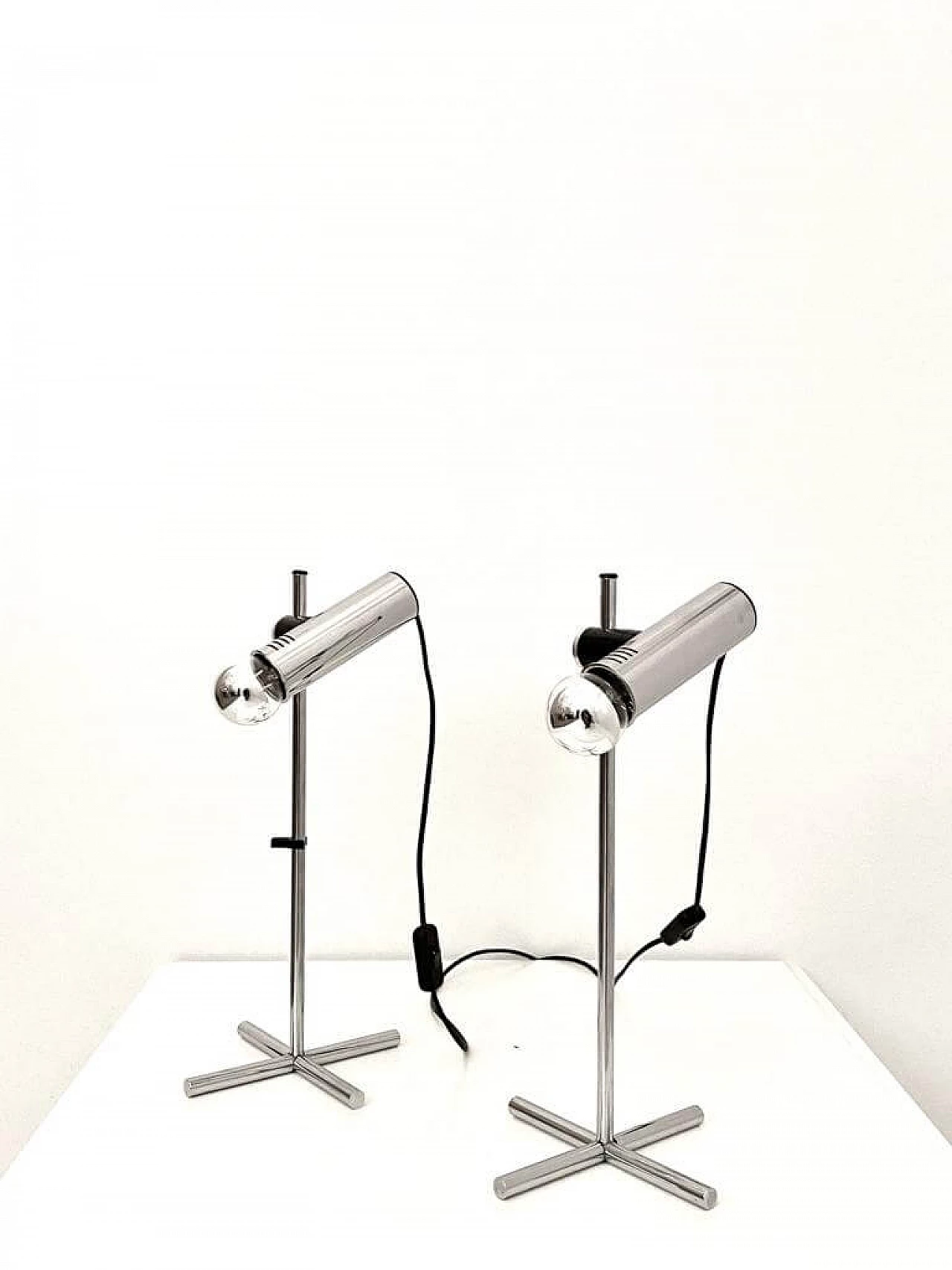 Coppia di lampade da tavolo in acciaio cromato di Targetti Sankey, anni '70 2