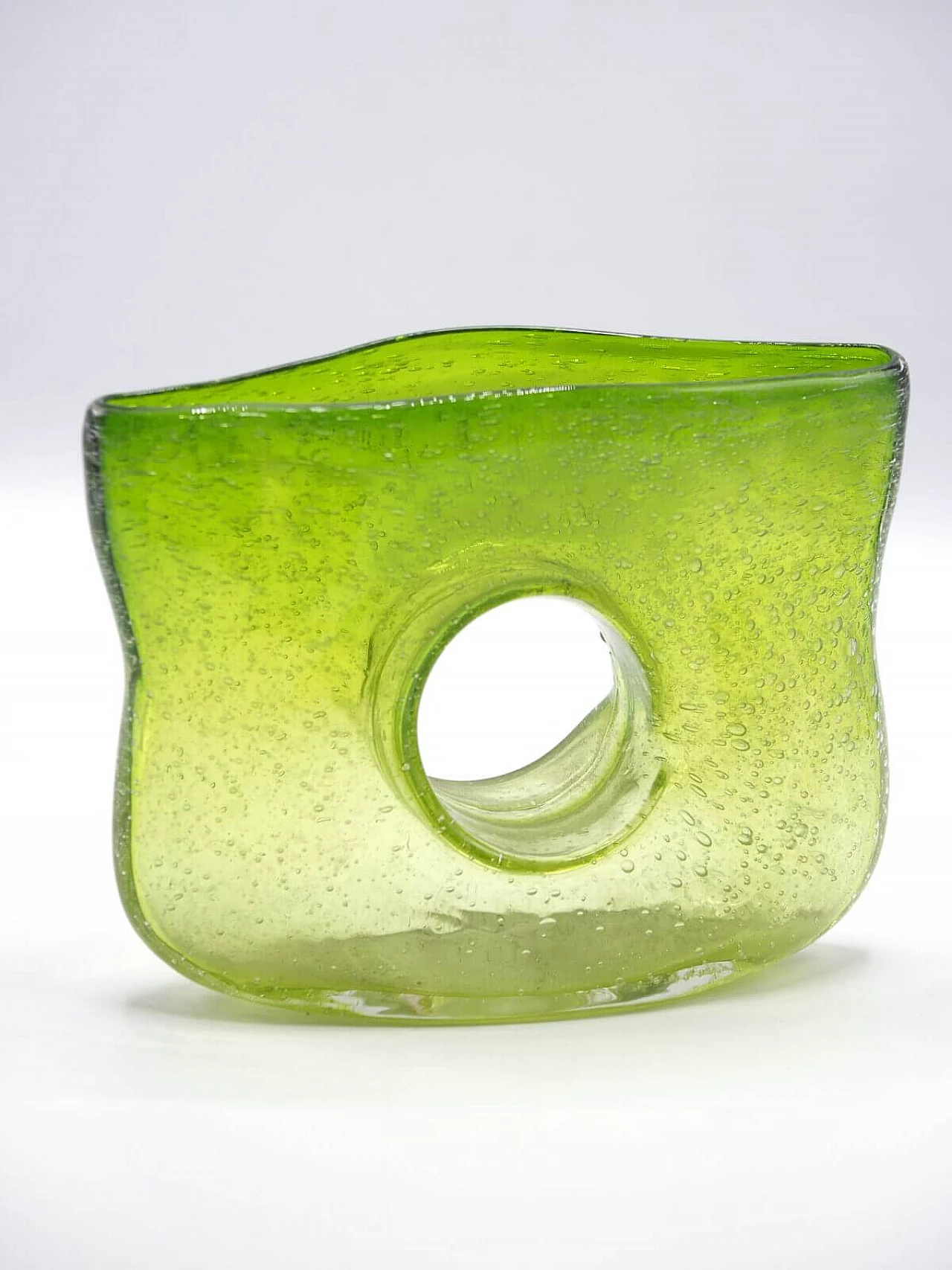 Vaso in vetro di Murano verde con foro, anni '70 1