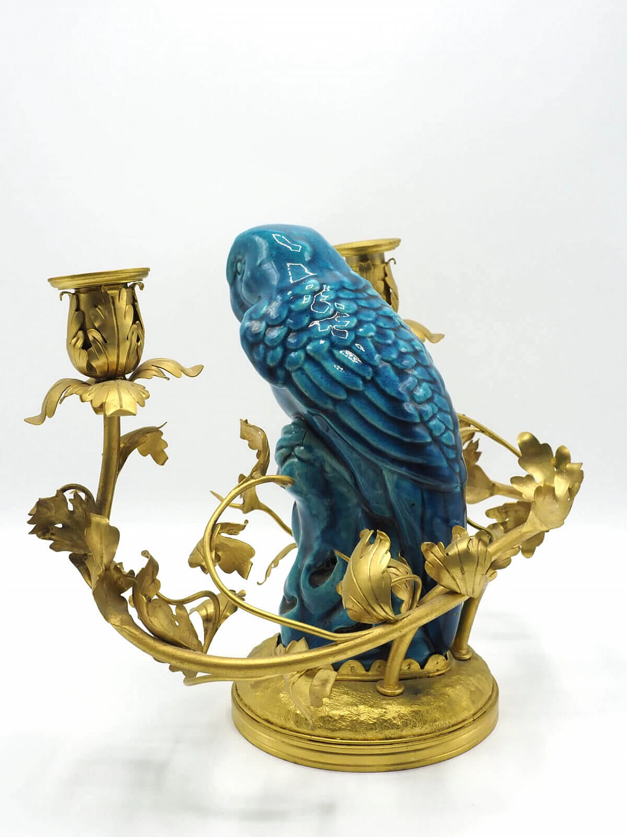 Candelabro cinese in bronzo dorato con pappagallo in porcellana blu 2