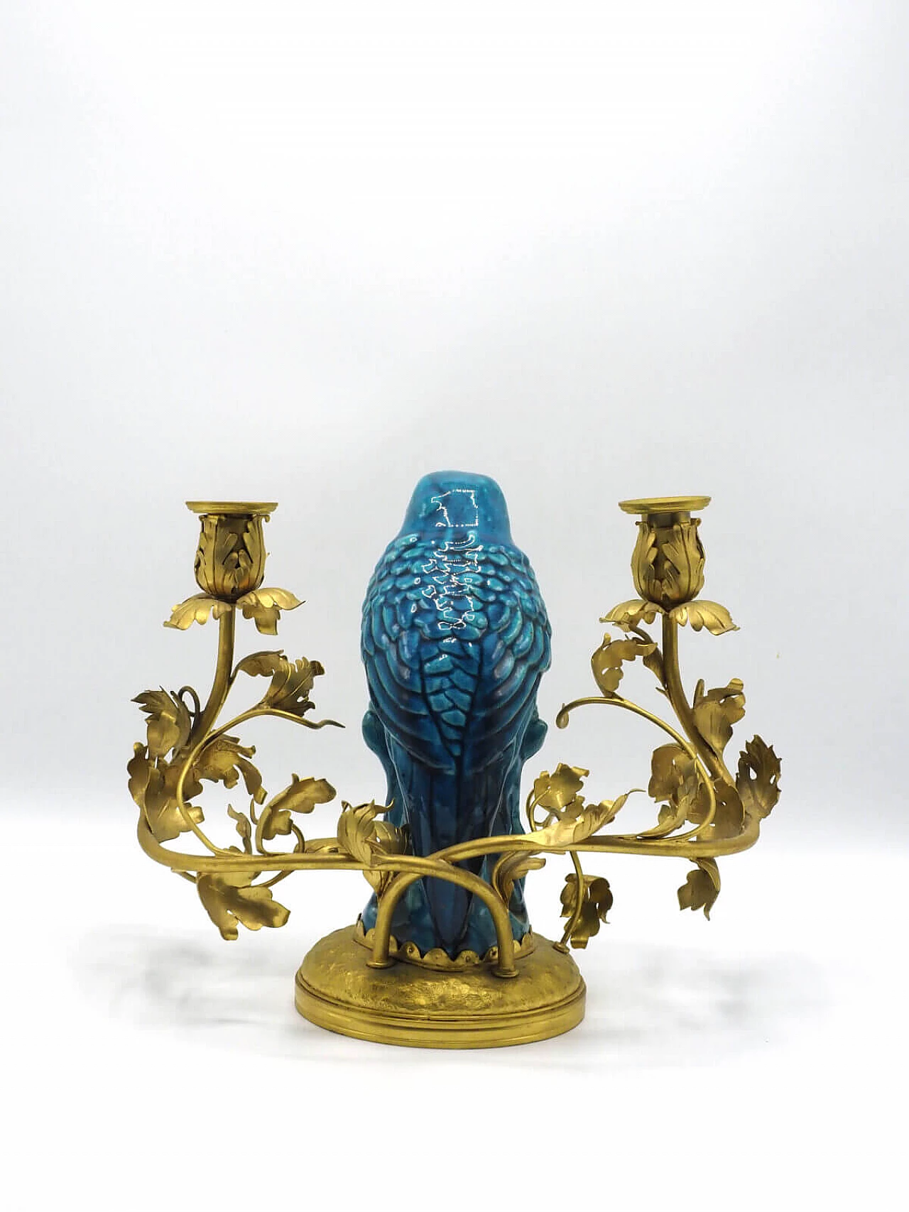 Candelabro cinese in bronzo dorato con pappagallo in porcellana blu 4