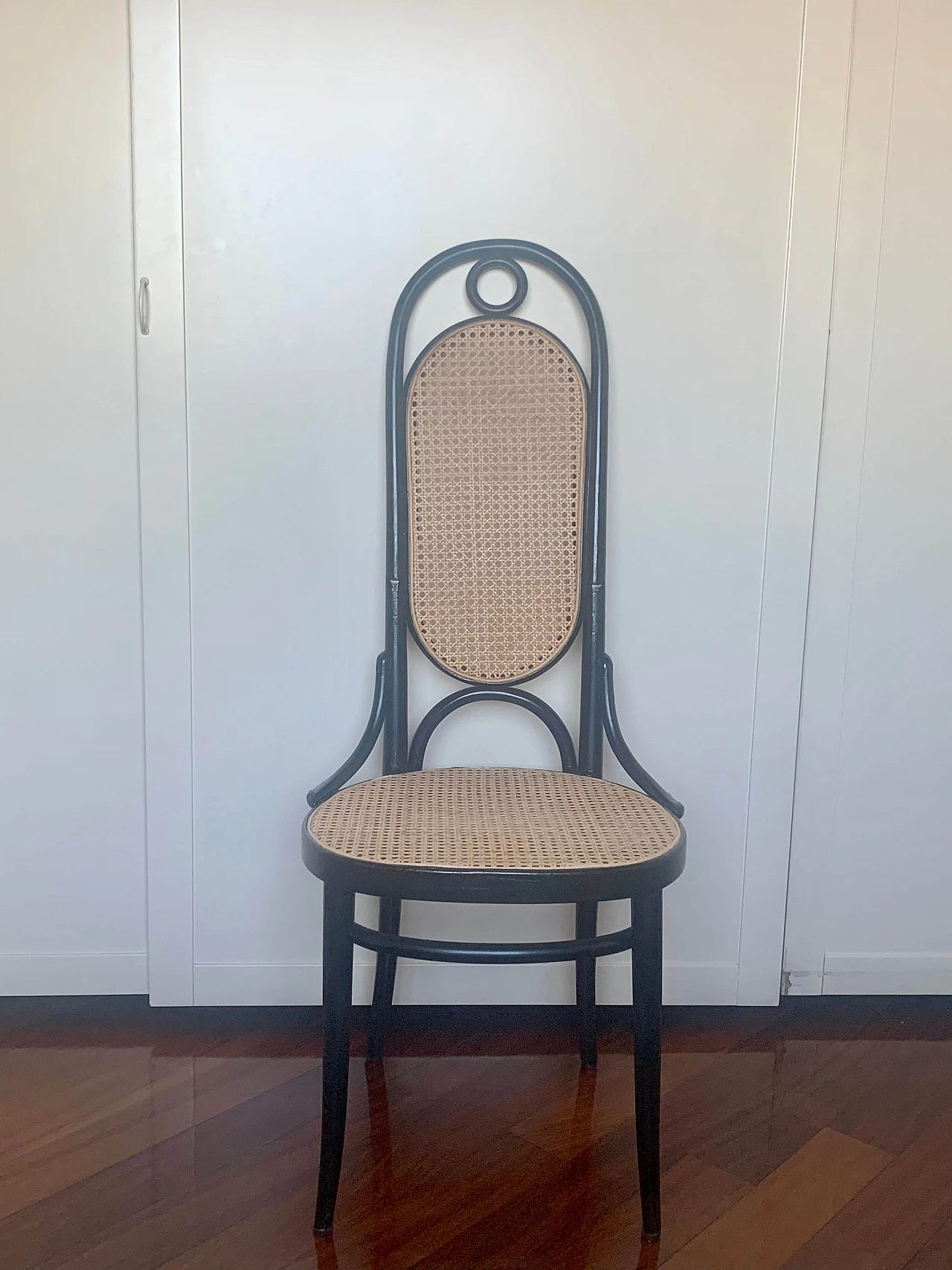 6 Sedie in faggio laccato nero e paglia di Vienna di Thonet, anni '80 4