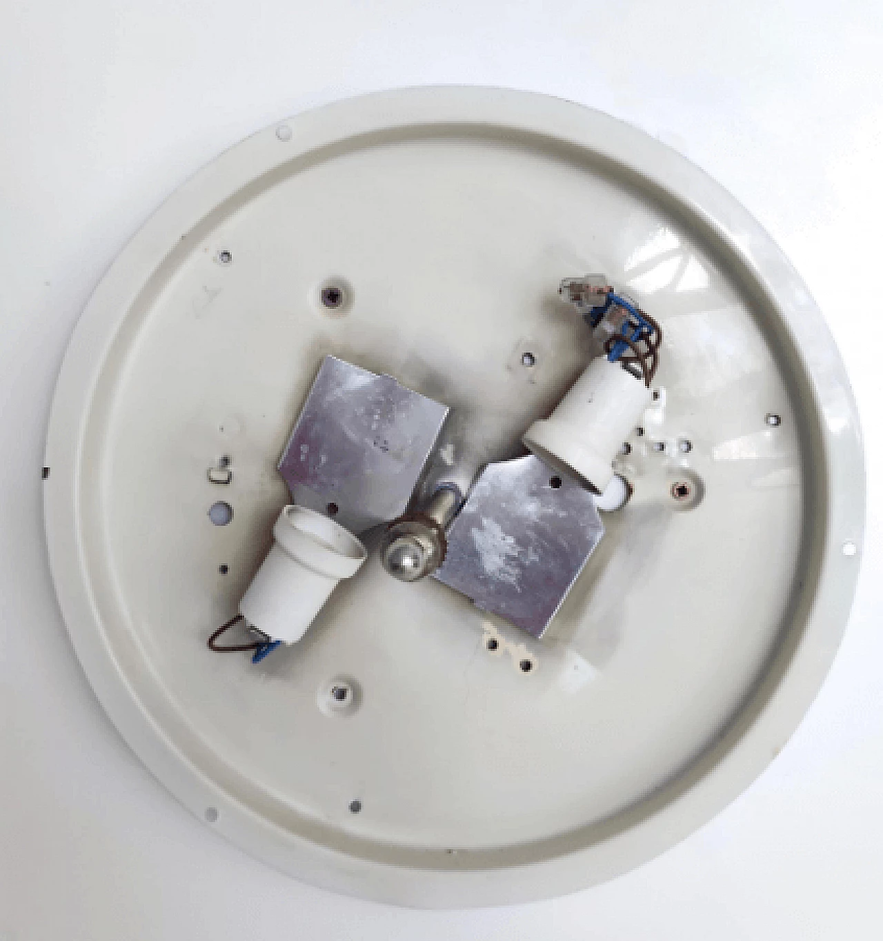 Pair of round Murano glass and metal lamps, 1970s 10