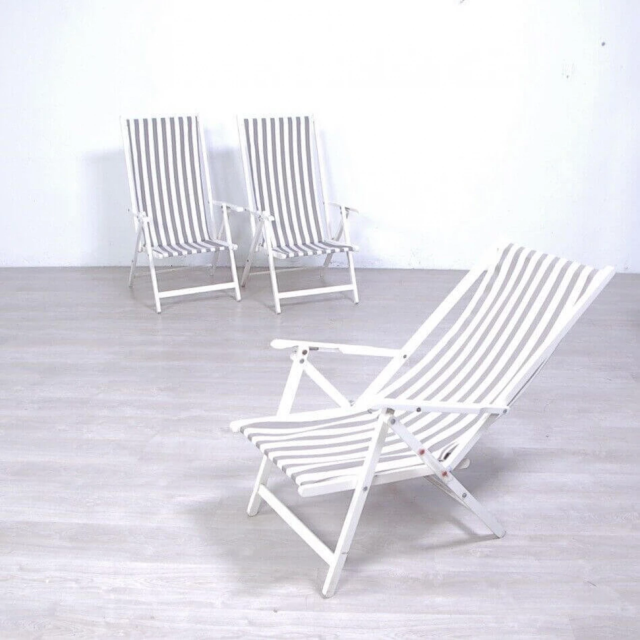 3 Folding deck chairs in white wood and fabric by Fratelli Reguitti, 1970s 1