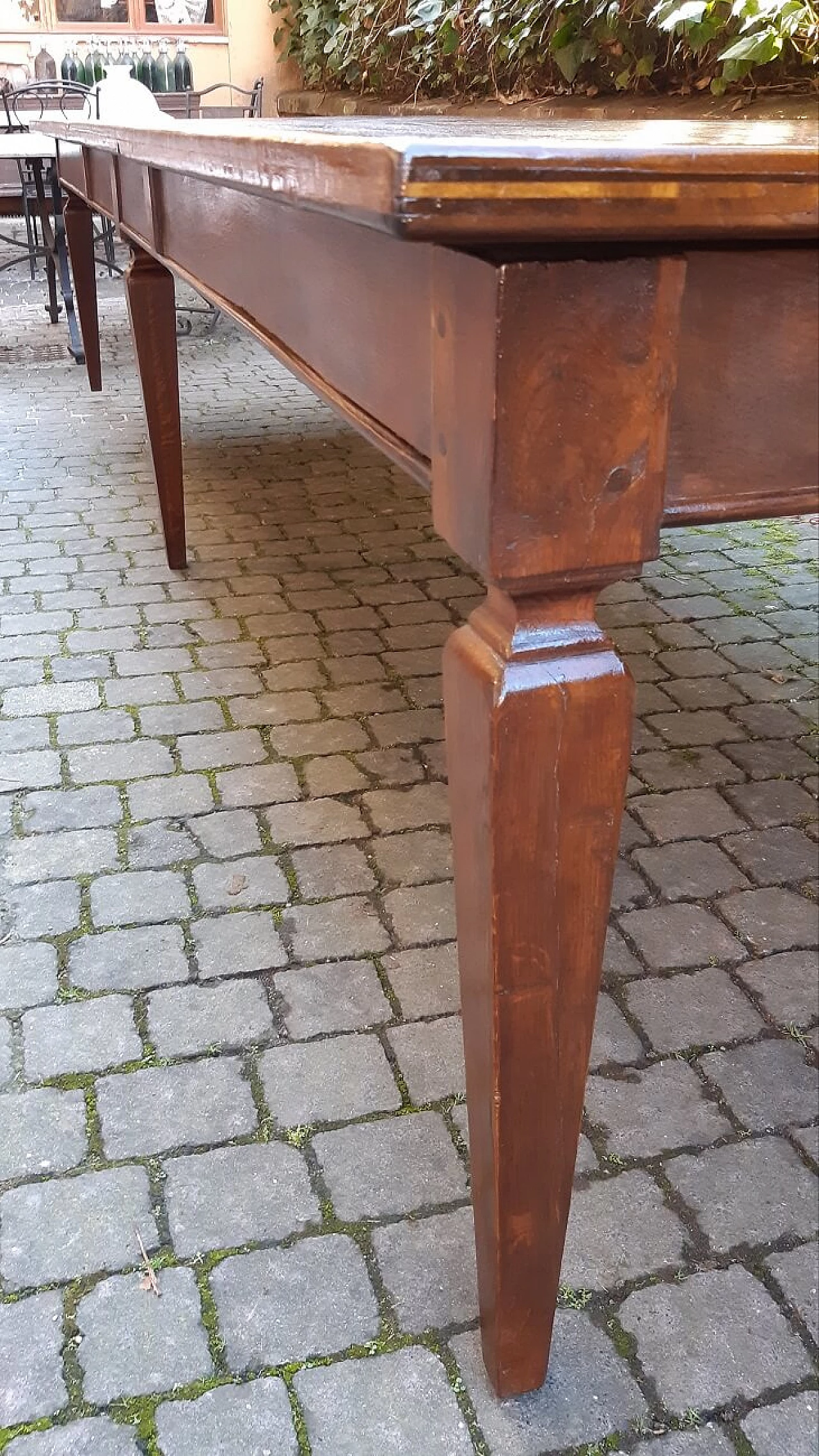 Emilian walnut and oak table, second half of the 19th century 4