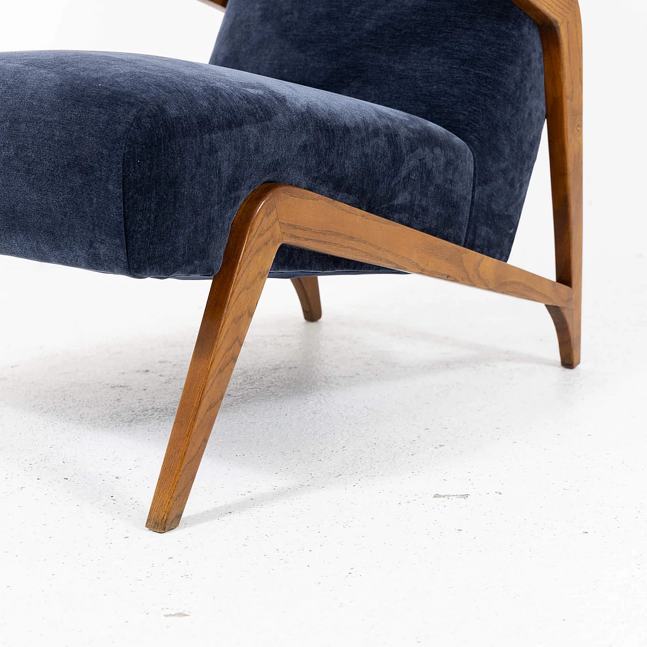 Ash and blue velvet armchair, 1950s 4