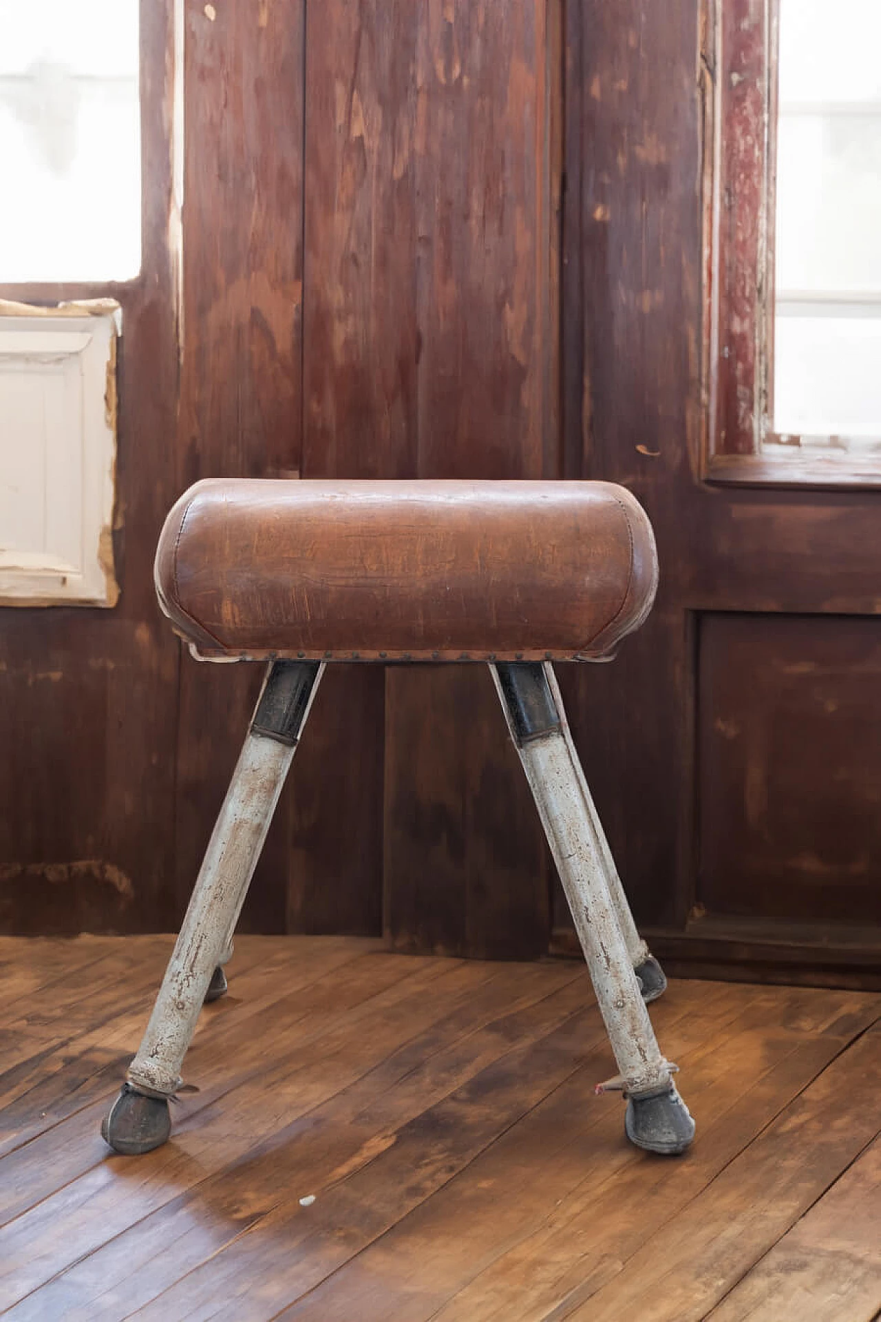 Cavallo da ginnastica in cuoio e metallo, anni '50 2