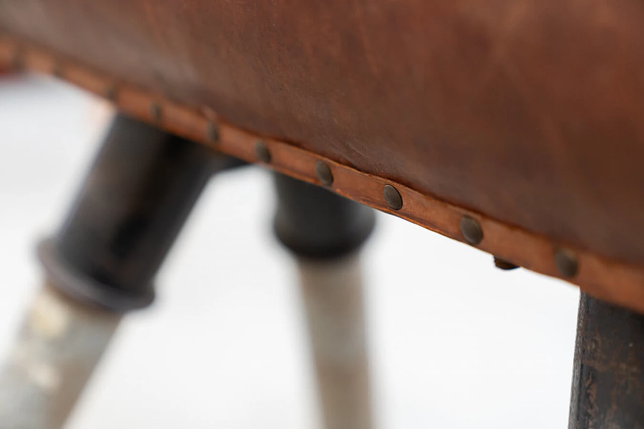Cavallo da ginnastica in cuoio e metallo, anni '50 9
