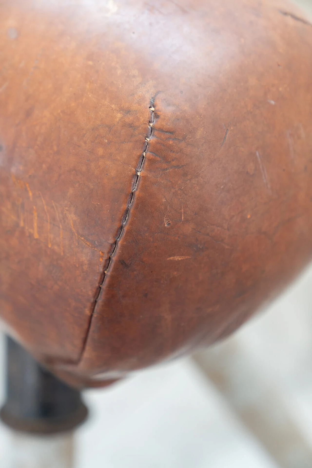 Cavallo da ginnastica in cuoio e metallo, anni '50 14