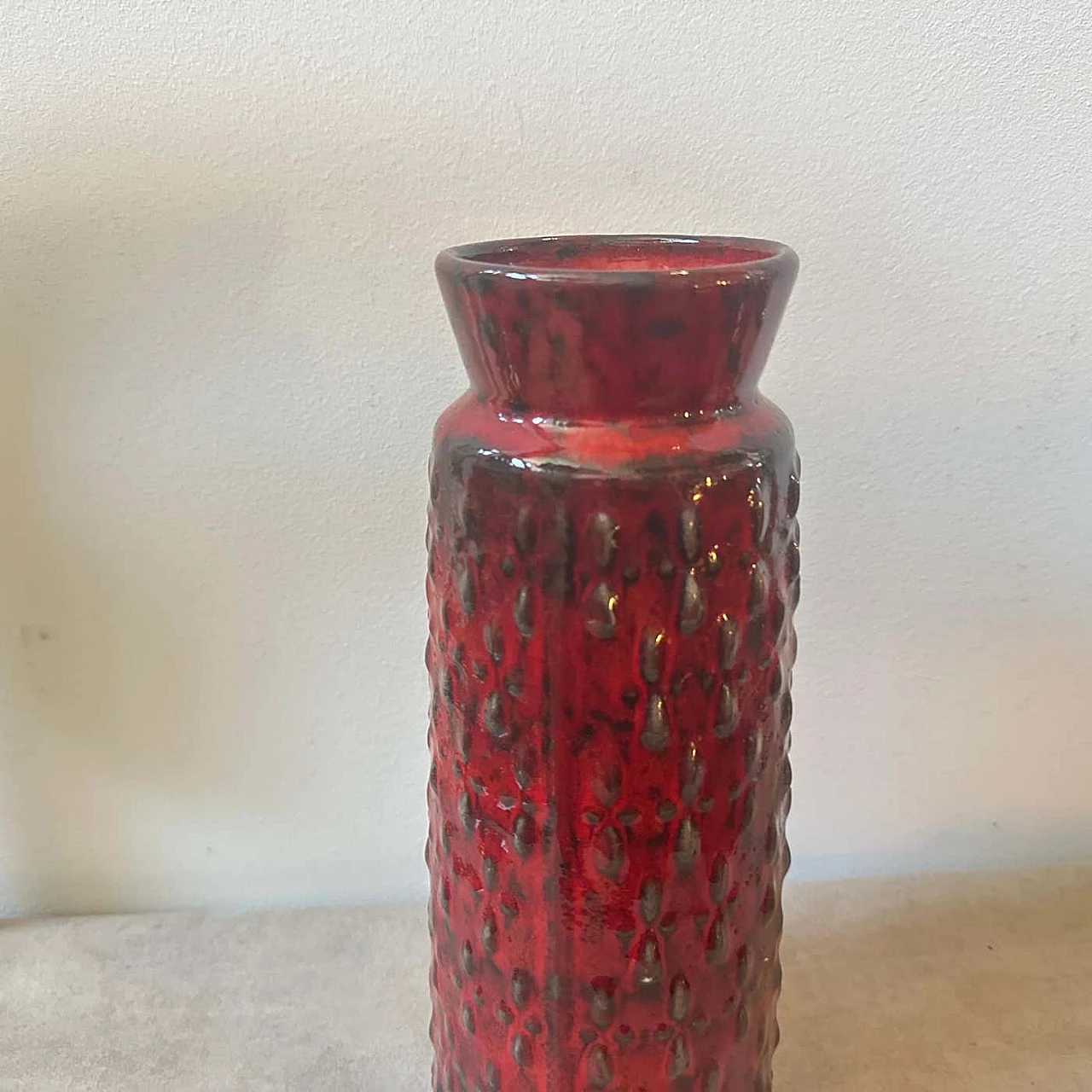 Vaso in ceramica Fat Lava rossa e nera di WGP, anni '70 2