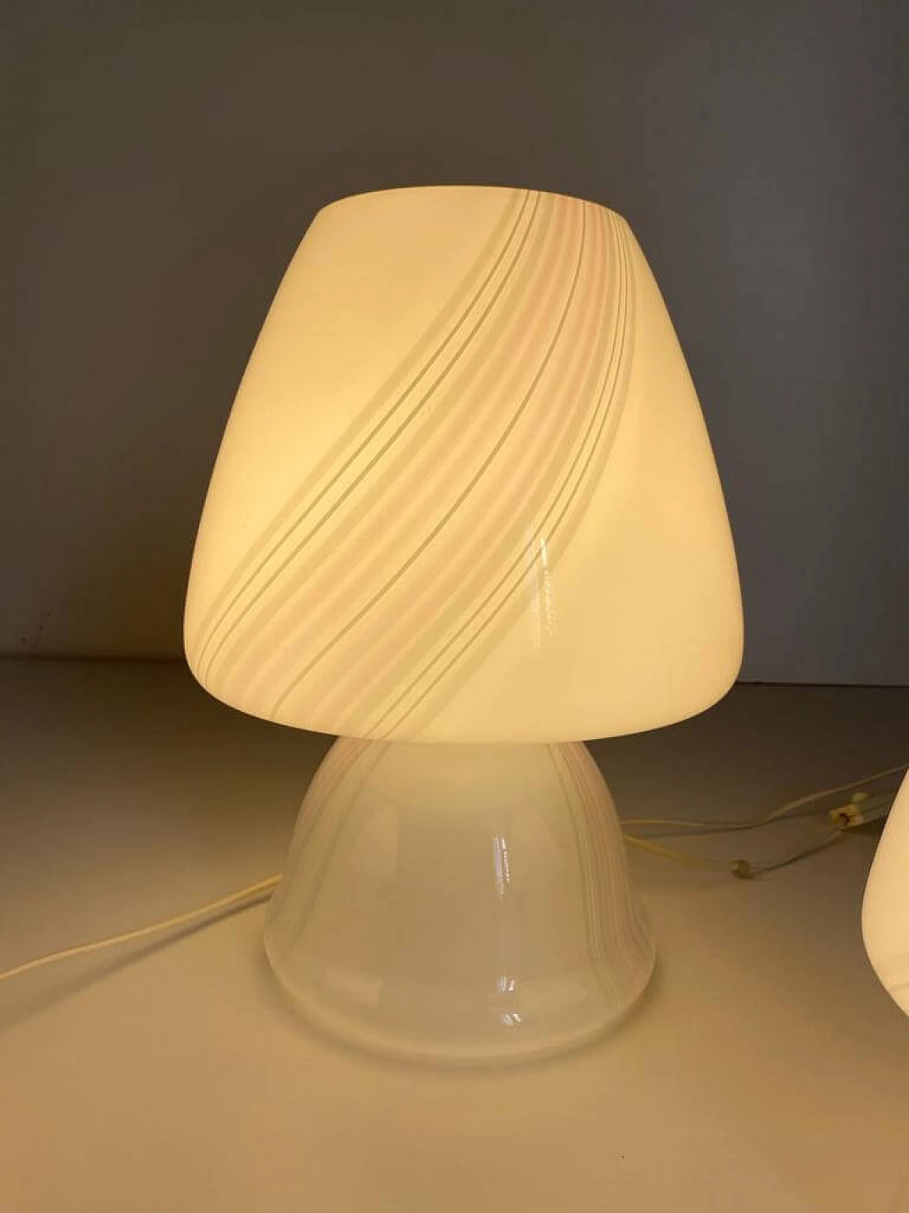 3 Mushroom table lamps in Murano glass, 1970s 10