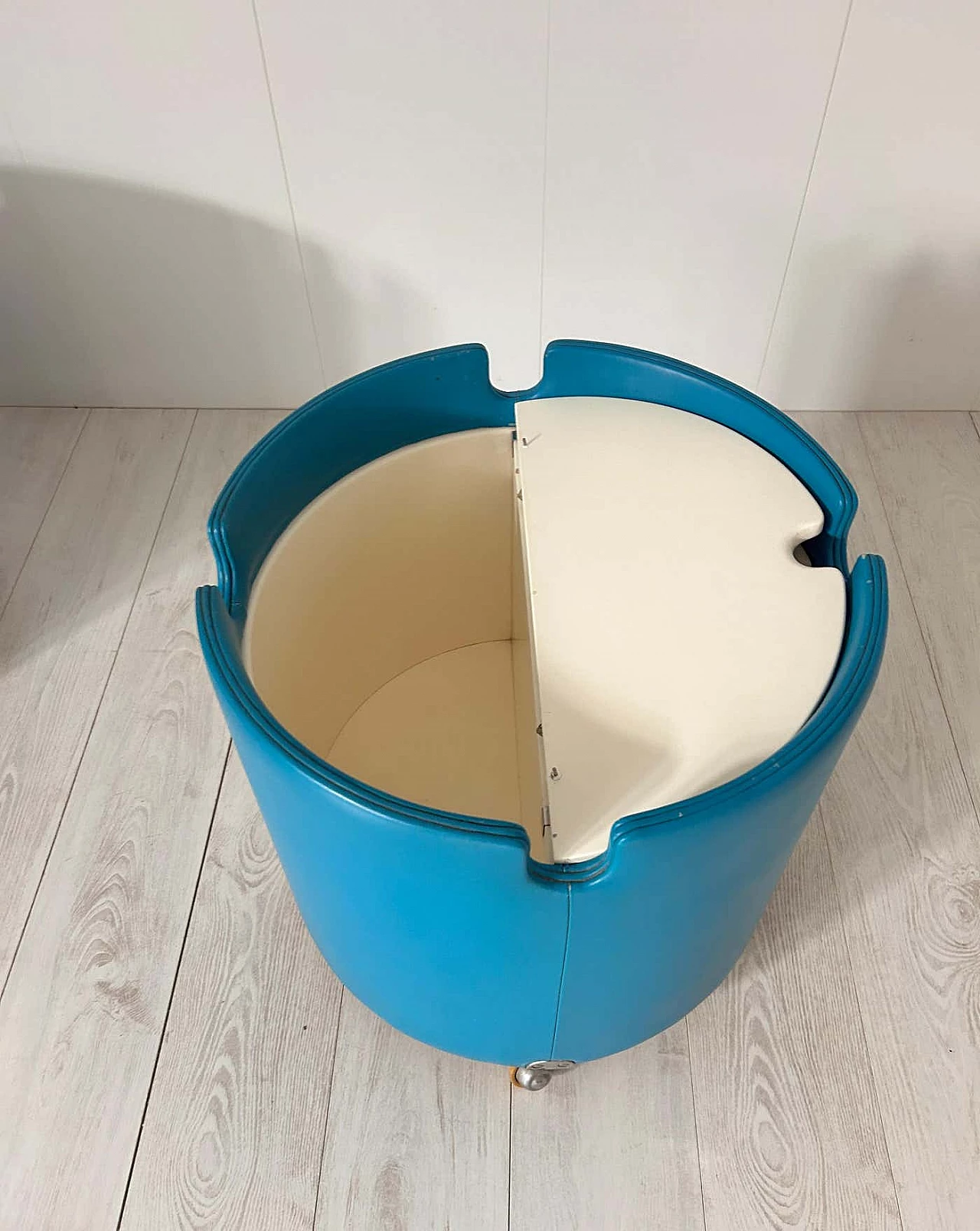 Coppia di comodini Lullaby di Luigi Massoni per Poltrona Frau, anni '70 15