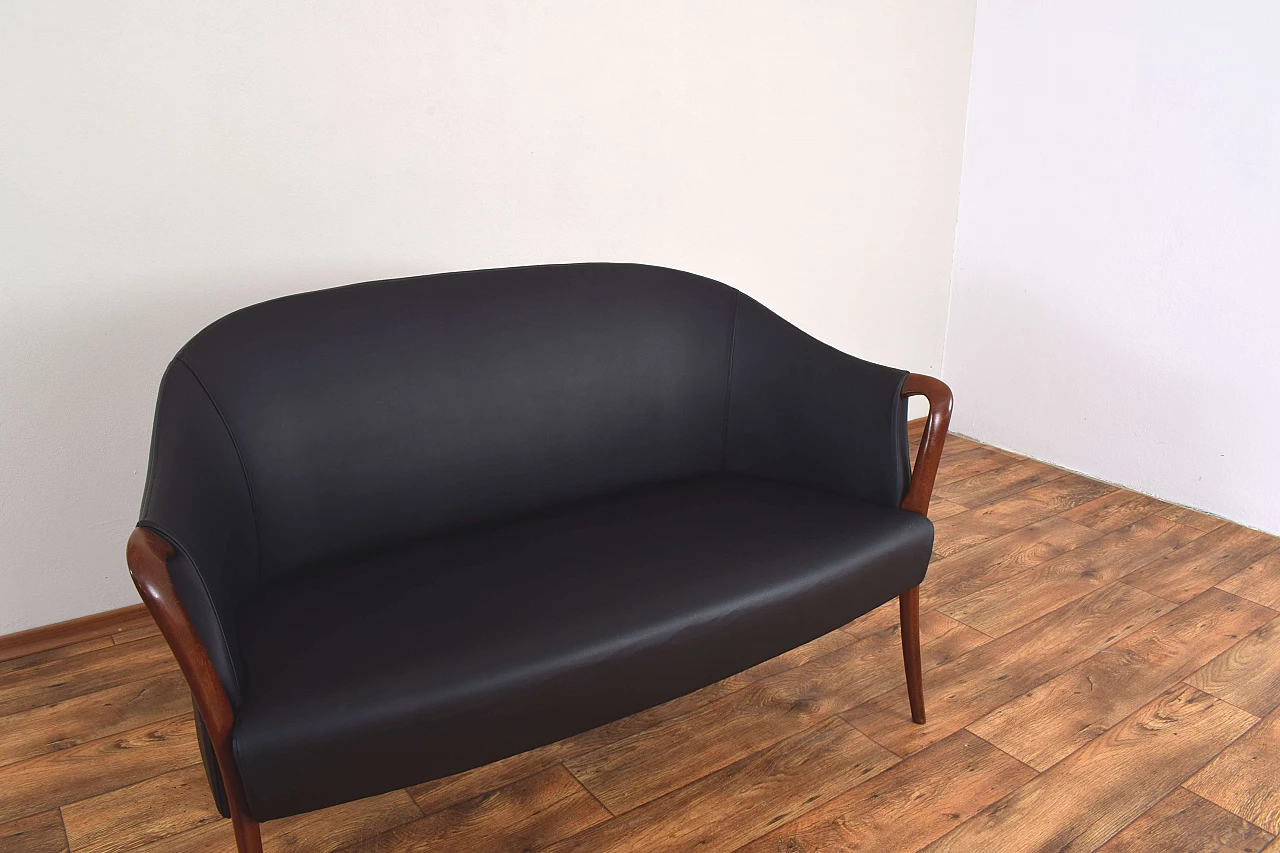 Solid beech and black leather sofa, 1960s 12