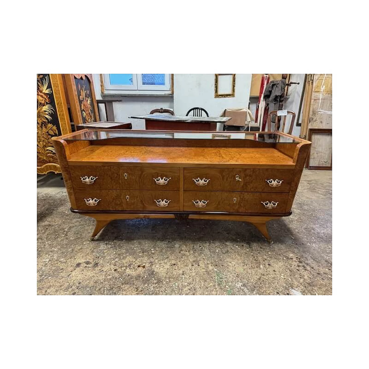 Cassettiera in radica di betulla con fronte a quattro cassetti e piano in vetro, anni '50 9