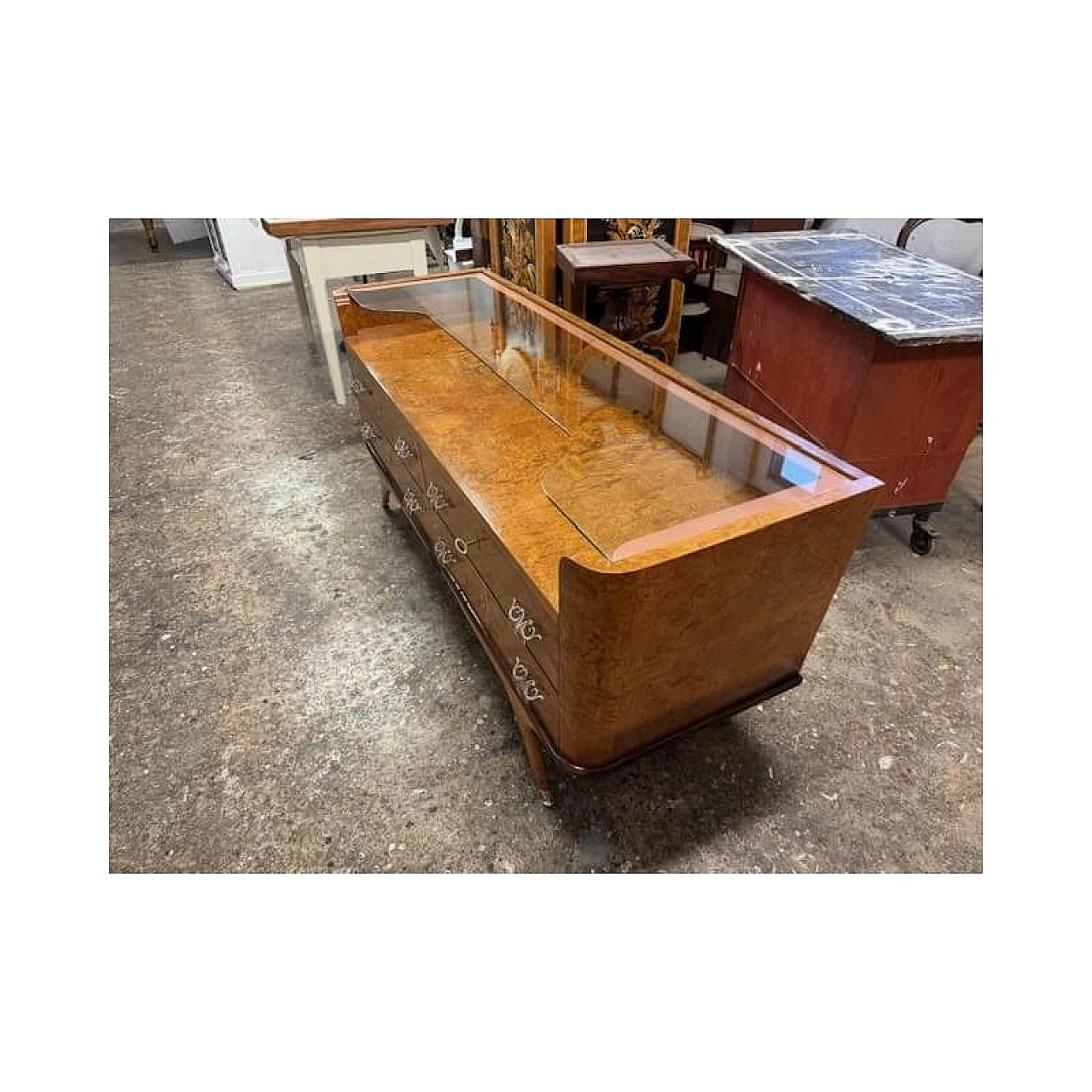 Cassettiera in radica di betulla con fronte a quattro cassetti e piano in vetro, anni '50 16