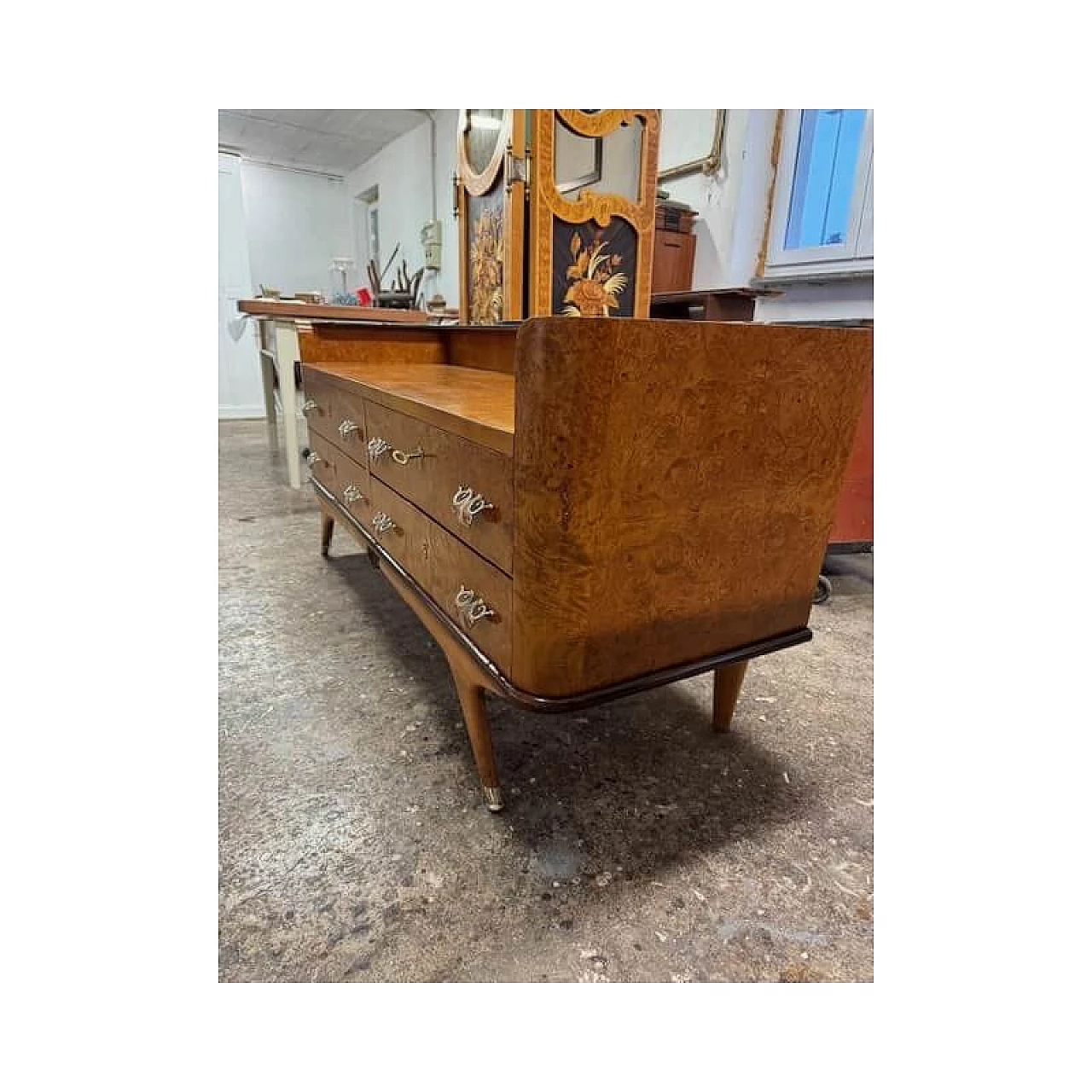 Cassettiera in radica di betulla con fronte a quattro cassetti e piano in vetro, anni '50 17