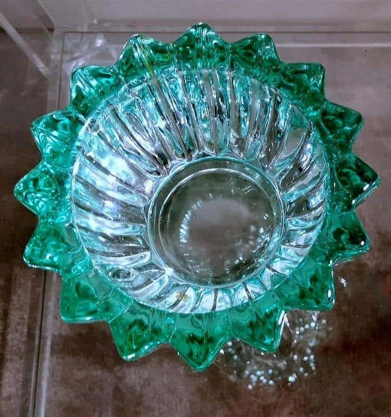 Art Deco bowl in green moulded glass by Pierre D'Avesn, 1930s 4