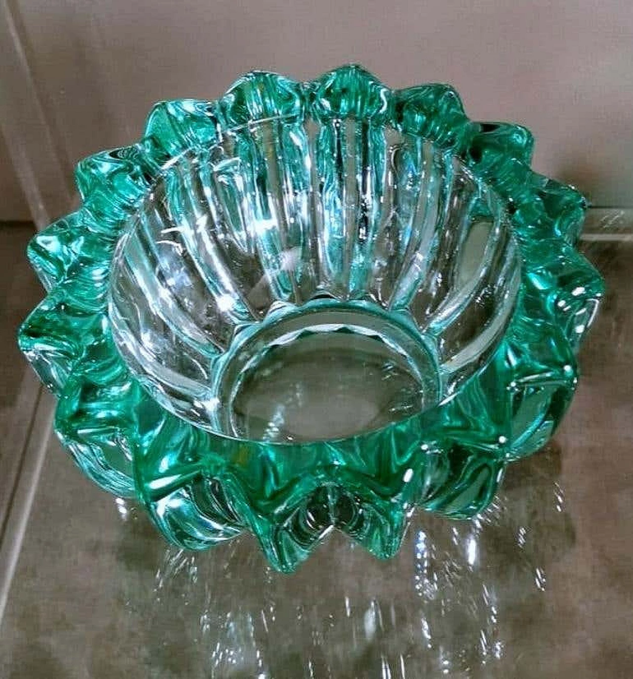 Art Deco bowl in green moulded glass by Pierre D'Avesn, 1930s 6