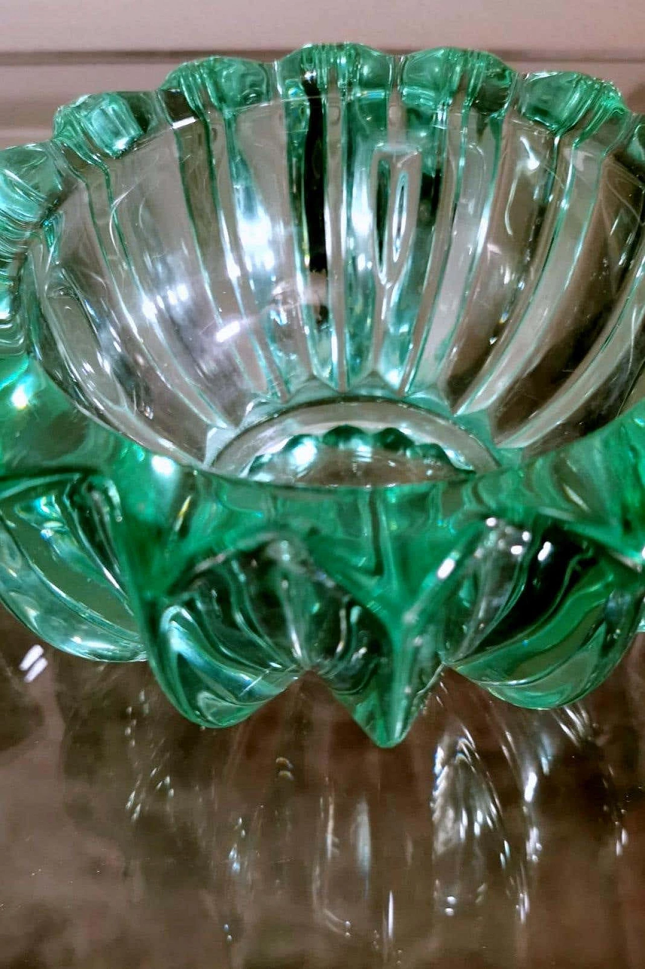 Art Deco bowl in green moulded glass by Pierre D'Avesn, 1930s 11