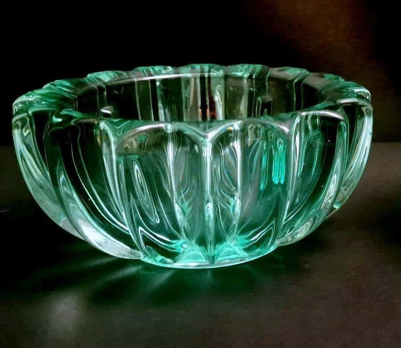 Art Deco bowl in green moulded glass by Pierre D'Avesn, 1930s 14