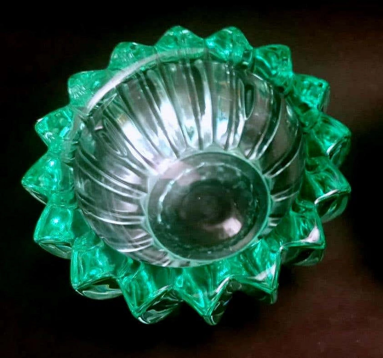 Art Deco bowl in green moulded glass by Pierre D'Avesn, 1930s 15