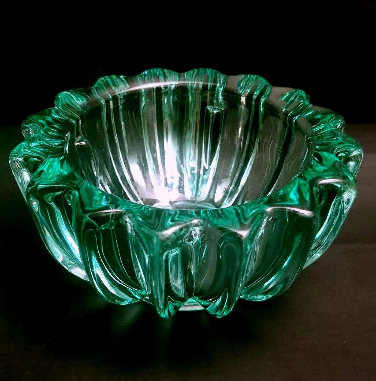 Art Deco bowl in green moulded glass by Pierre D'Avesn, 1930s 16