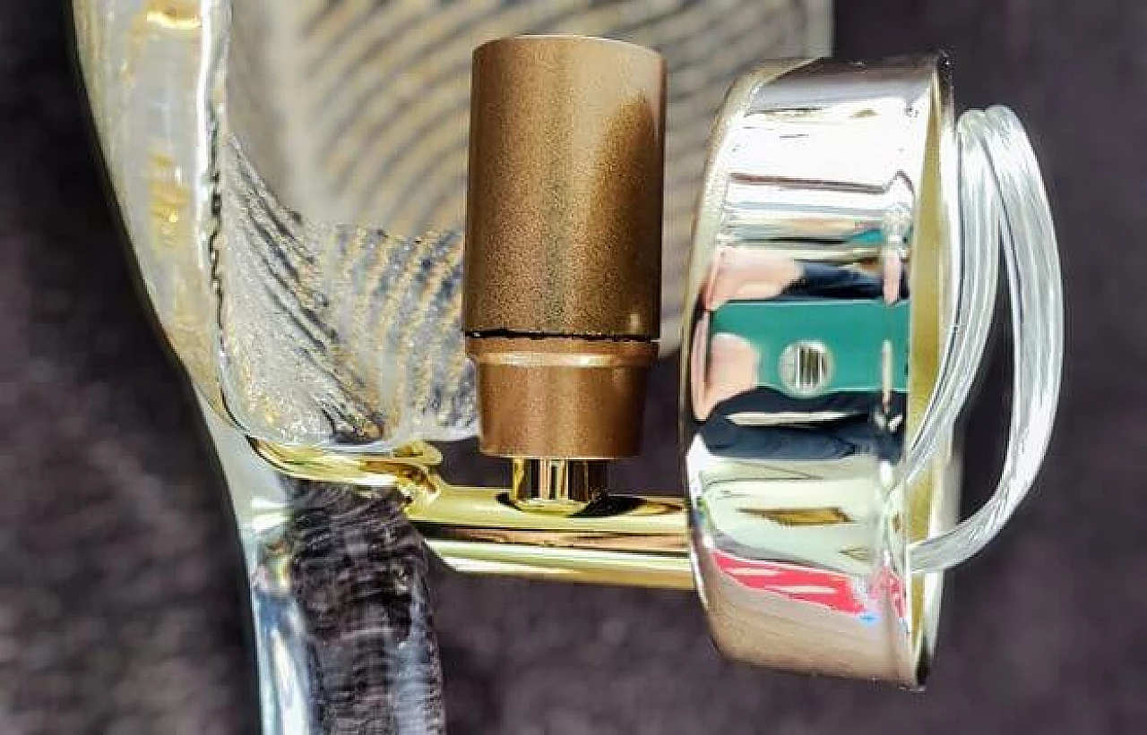 Pair of transparent and gilded Murano glass leaf wall lights, 1980s 16