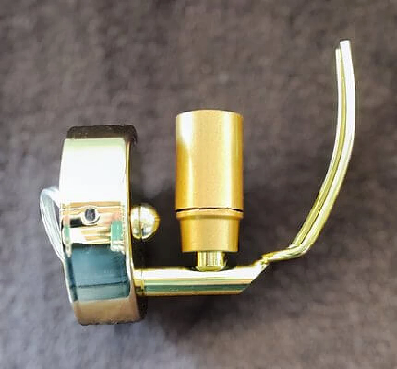 Pair of transparent and gilded Murano glass leaf wall lights, 1980s 22