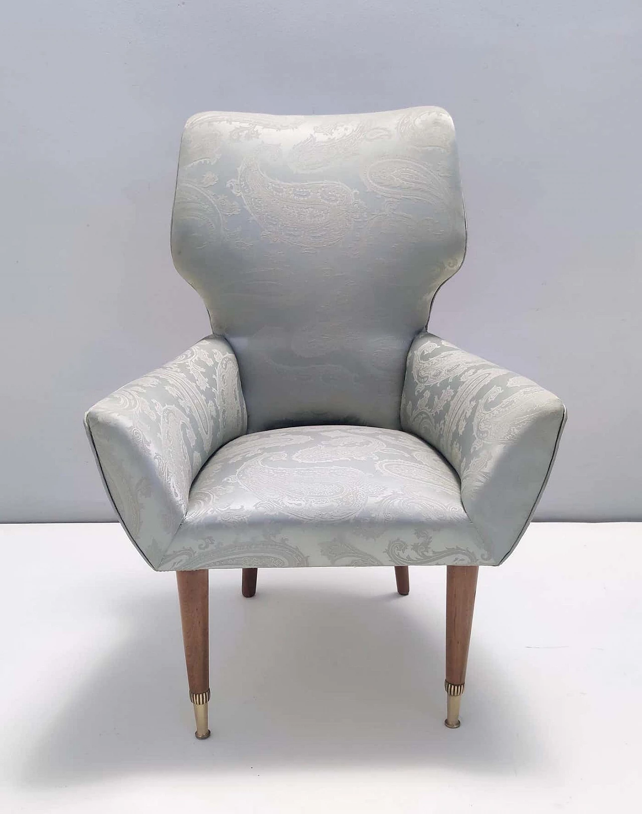 Pair of satin lounge chairs with walnut frame and brass feet, 1950s 13