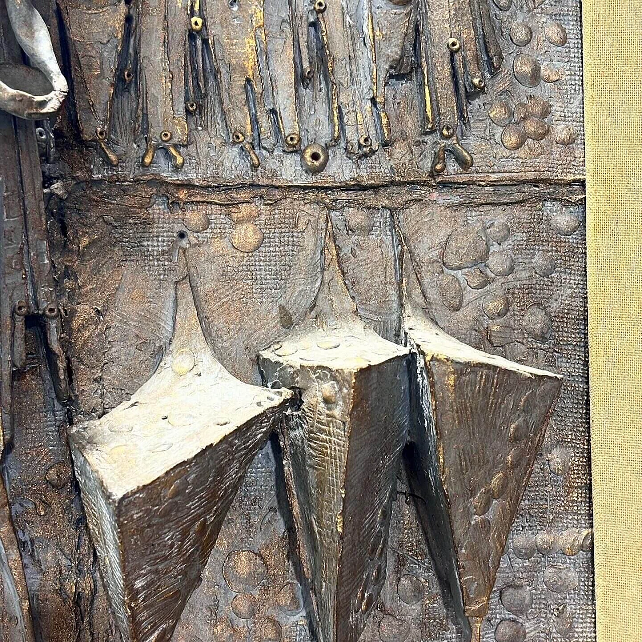 Bassorilievo in creta di Francesco Zoli, anni '50 3