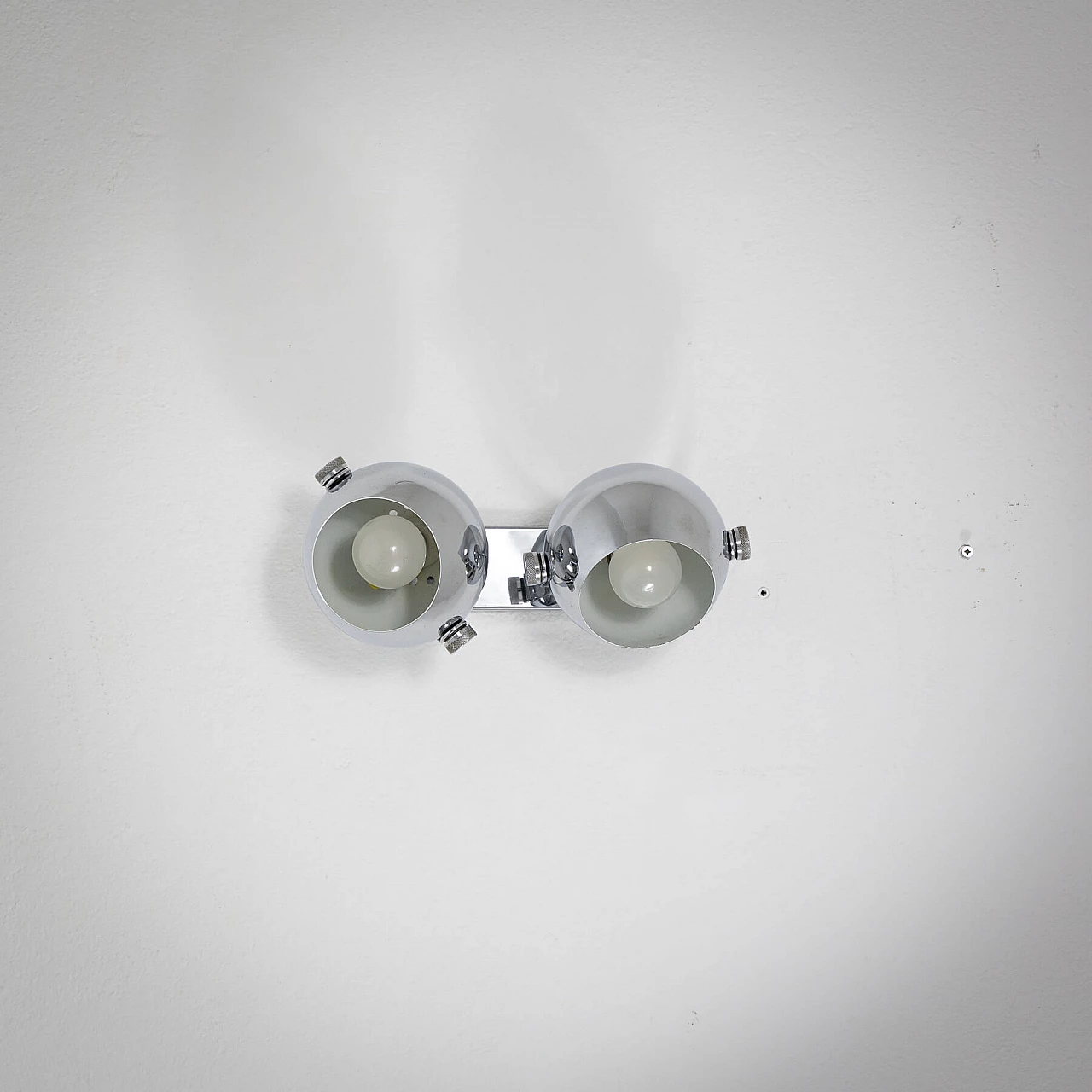 Coppia di applique Space Age a due luci in metallo, anni '70 1