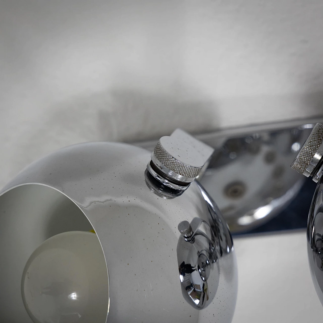 Coppia di applique Space Age a due luci in metallo, anni '70 7