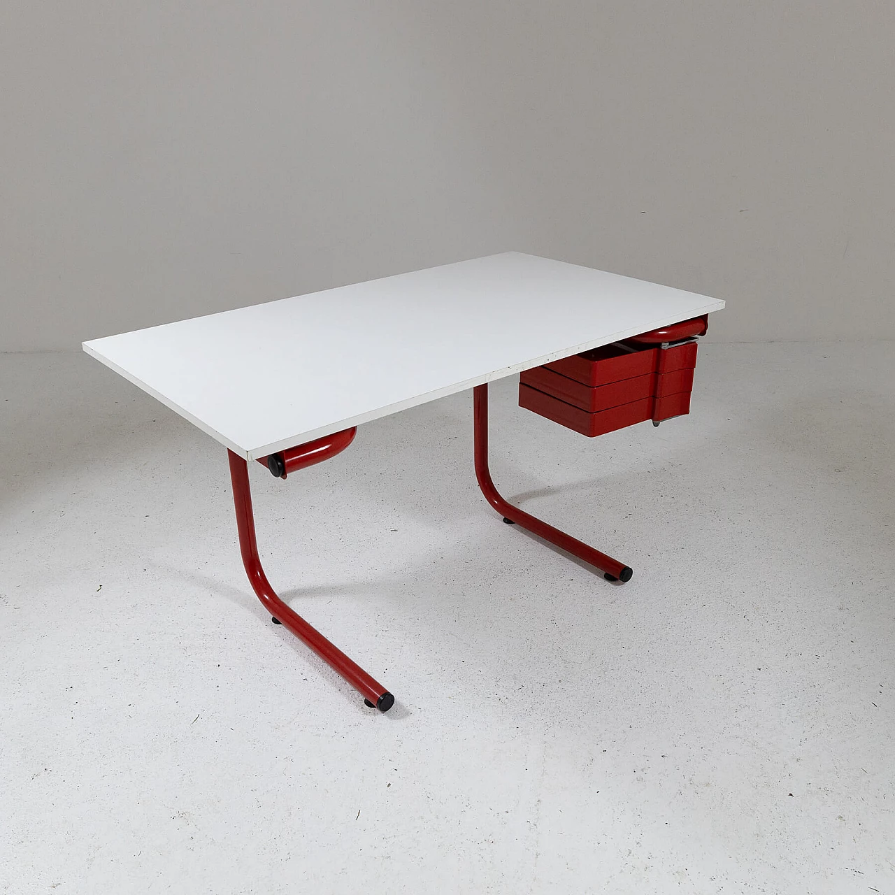 Pupil tilting writing desk by Joe Colombo for Bieffeplast, 1970s 1