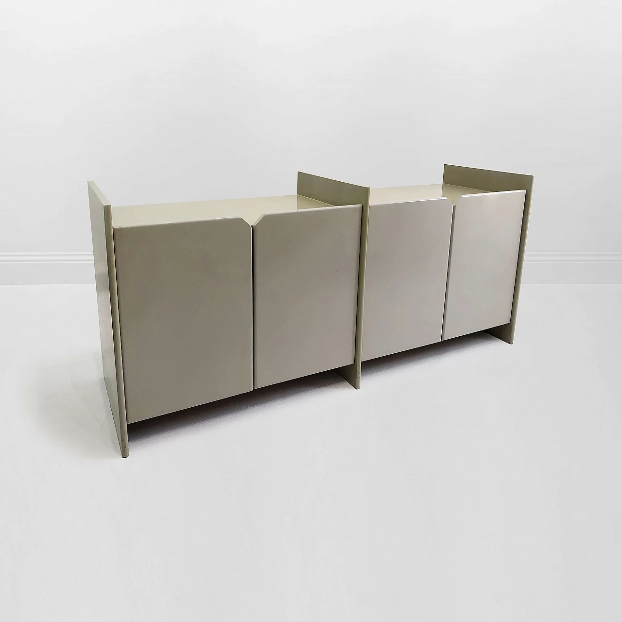 Lacquered wood sideboard by Memphis, 1980s 17