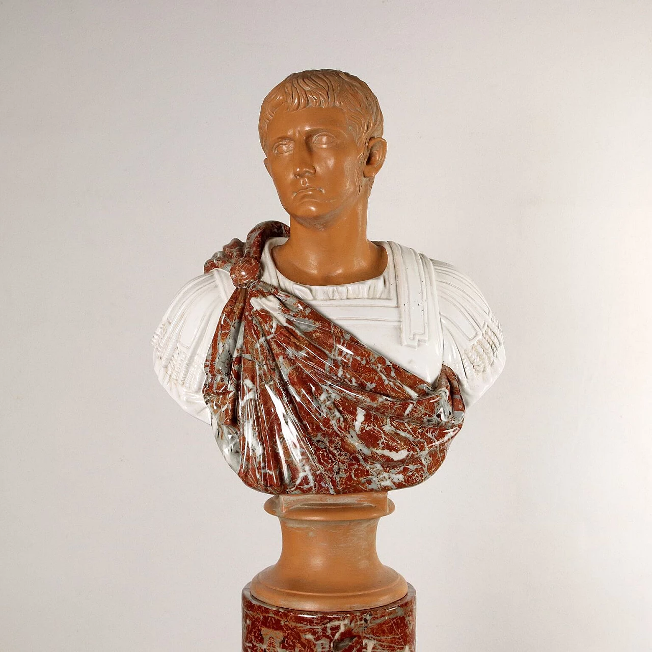 Coppia di busti di imperatori romani su colonne in ceramica di Tommaso Barbi, anni '70 4